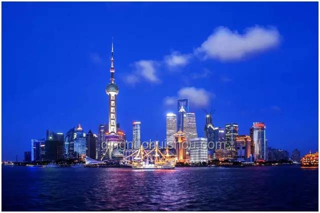 🚀维多利亚外滩·时空织梦：双城百年的创新纪行✨